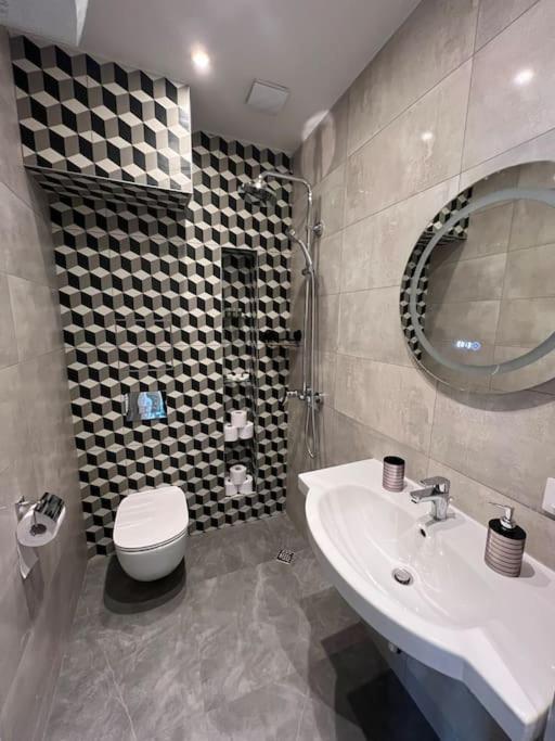 Location ! Location ! Location ! City Garden View Apartment Sofia Eksteriør bilde